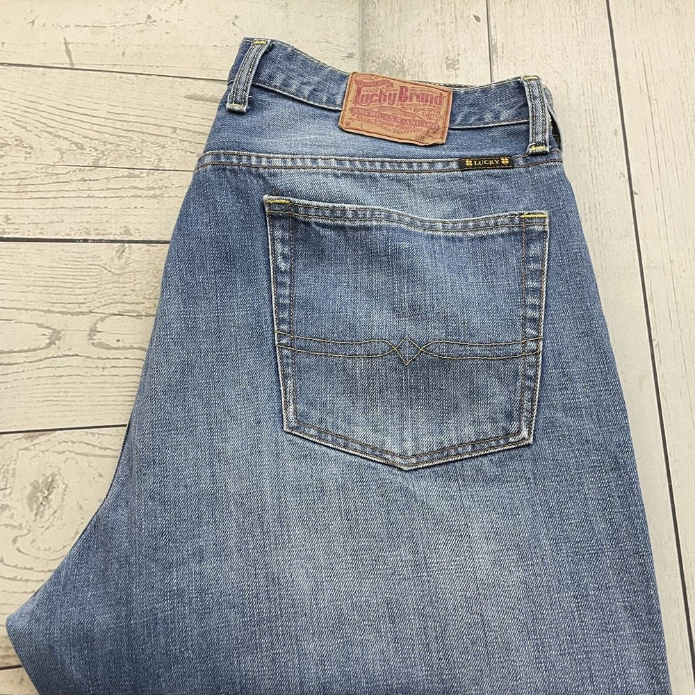 Lucky Brand Men's W38 x L30 Blue Relaxed Medium Wash Denim Jeans